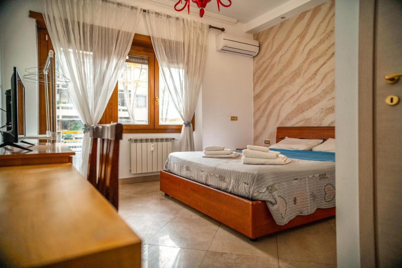 Mary'S House Hotel Lido di Ostia Ngoại thất bức ảnh